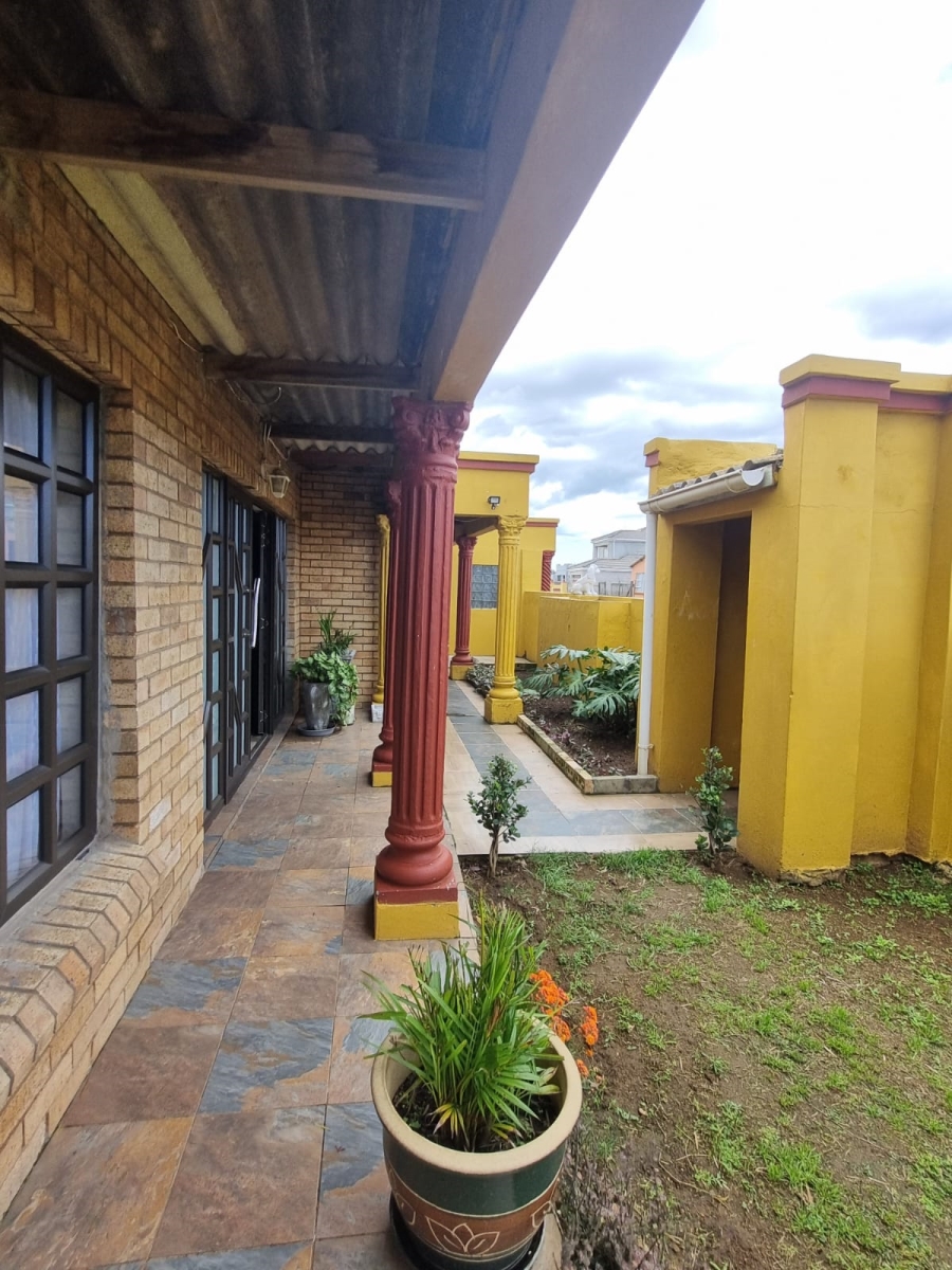 4 Bedroom Property for Sale in Kwa Nobuhle Eastern Cape